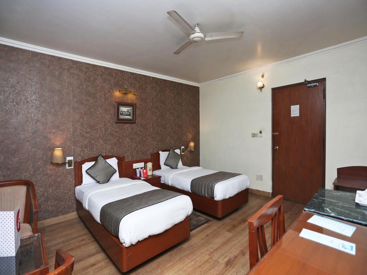 Oyo 3499 Tekarees Inn Lucknow Exterior foto