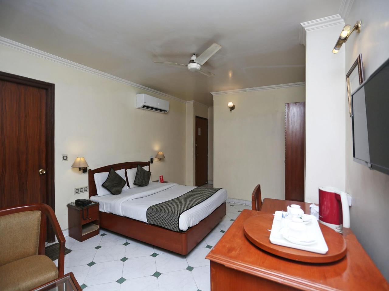 Oyo 3499 Tekarees Inn Lucknow Exterior foto